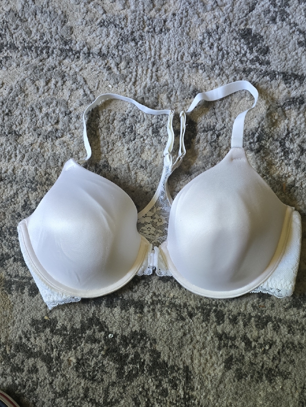 Maidenform White Lace-Back Molded T-Shirt Bra